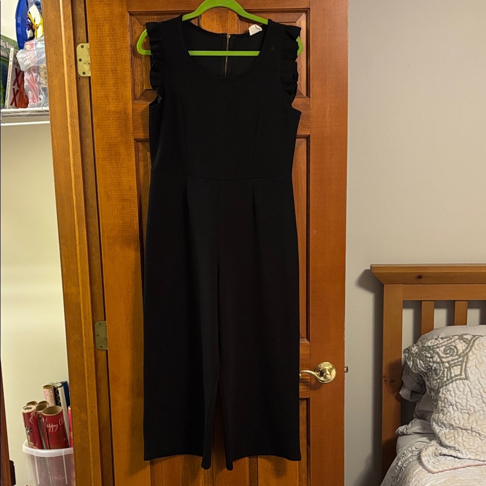 Caution to the Wind Elegant Black Sleeveless cropped jumpsuit Size M/L